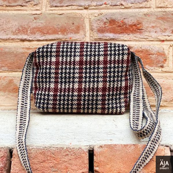 Puja-2 crossbody bag
