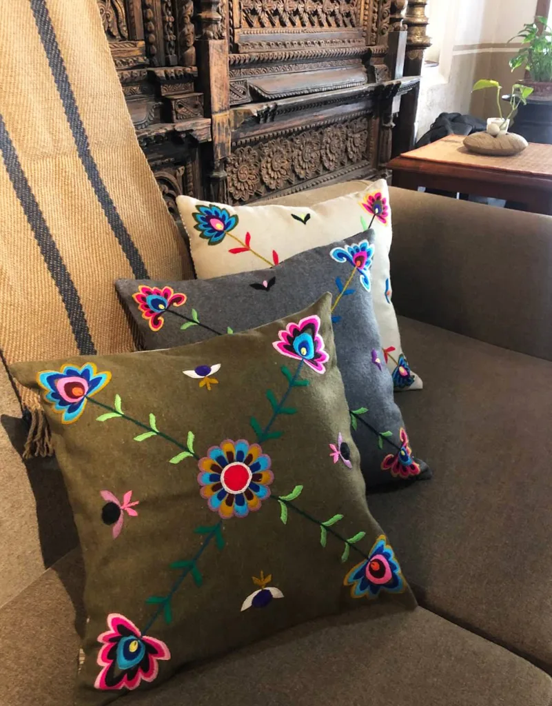 Sarena cushion cover